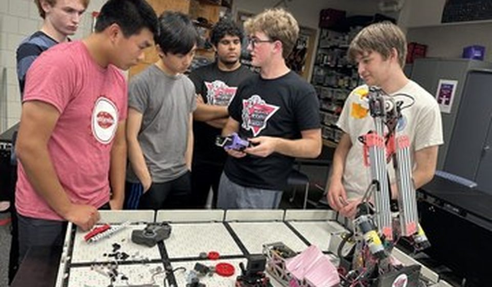Demonstrating the robot to students in Hunt Lobby