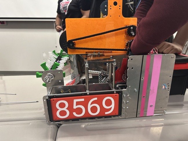 The 8569 robot up close